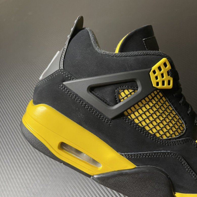 Air Jordan 4 Retro GS Thunder 2023
