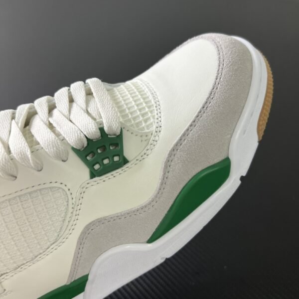 Air Jordan 4 Retro Pine Green 2023