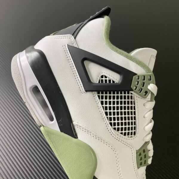 AIR JORDAN 4 RETRO SEAFOAM (W)