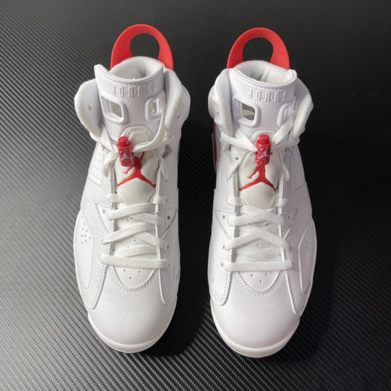 Air Jordan 6 Red Oreo