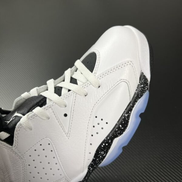 Air Jordan 6 Retro Reverse Oreo 2024