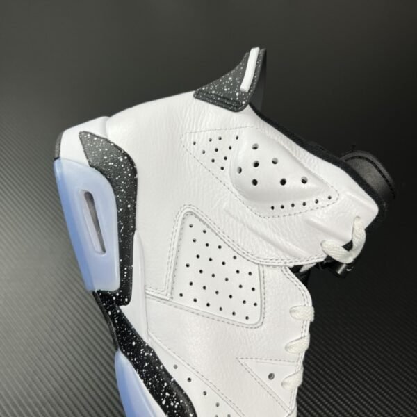 Air Jordan 6 Retro Reverse Oreo 2024