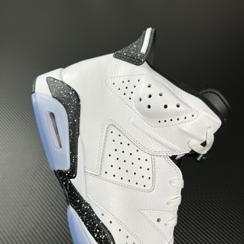 Air Jordan 6 Retro Reverse Oreo 2024