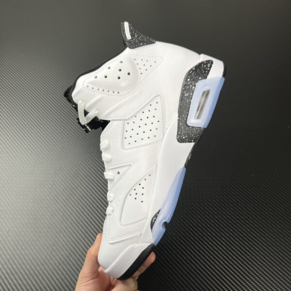 Air Jordan 6 Retro Reverse Oreo 2024