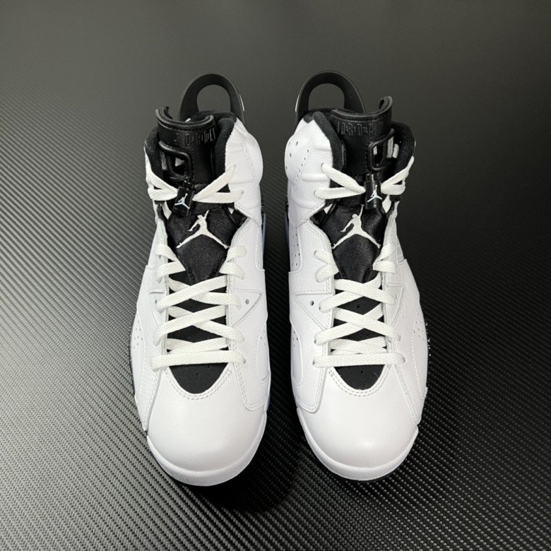 Air Jordan 6 Retro Reverse Oreo 2024