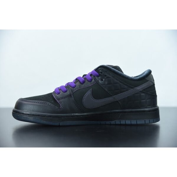 Familia X Nike SB Dunk Low First Avenue