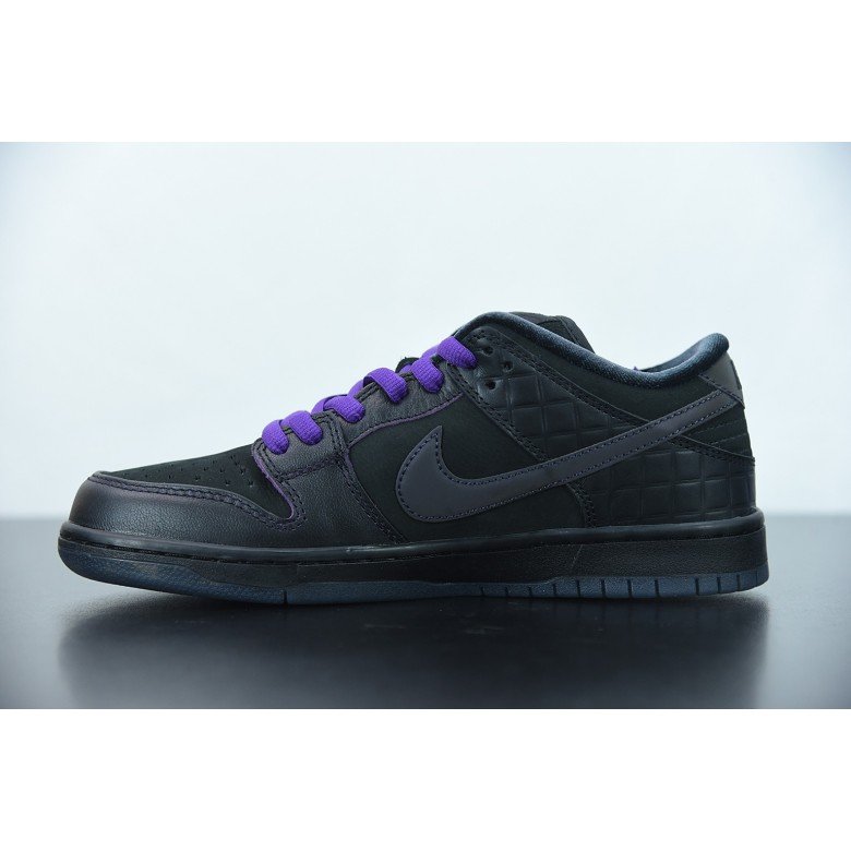 Familia X Nike SB Dunk Low First Avenue