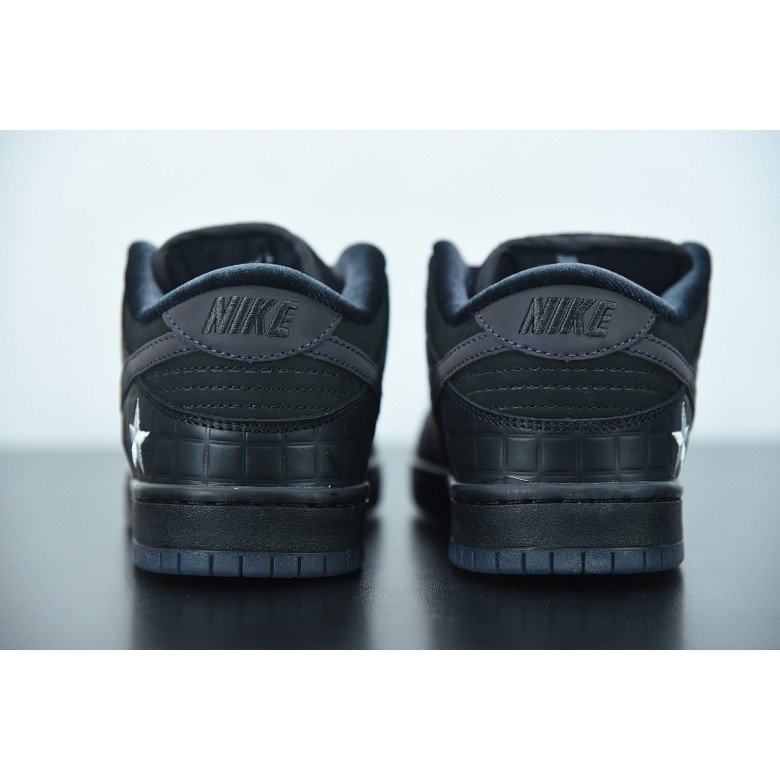 Familia X Nike SB Dunk Low First Avenue