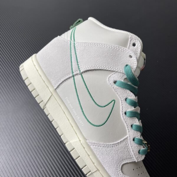 Nike Dunk High First Use Sail