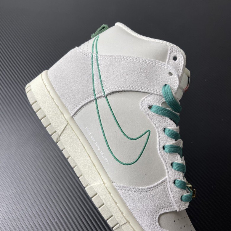 Nike Dunk High First Use Sail