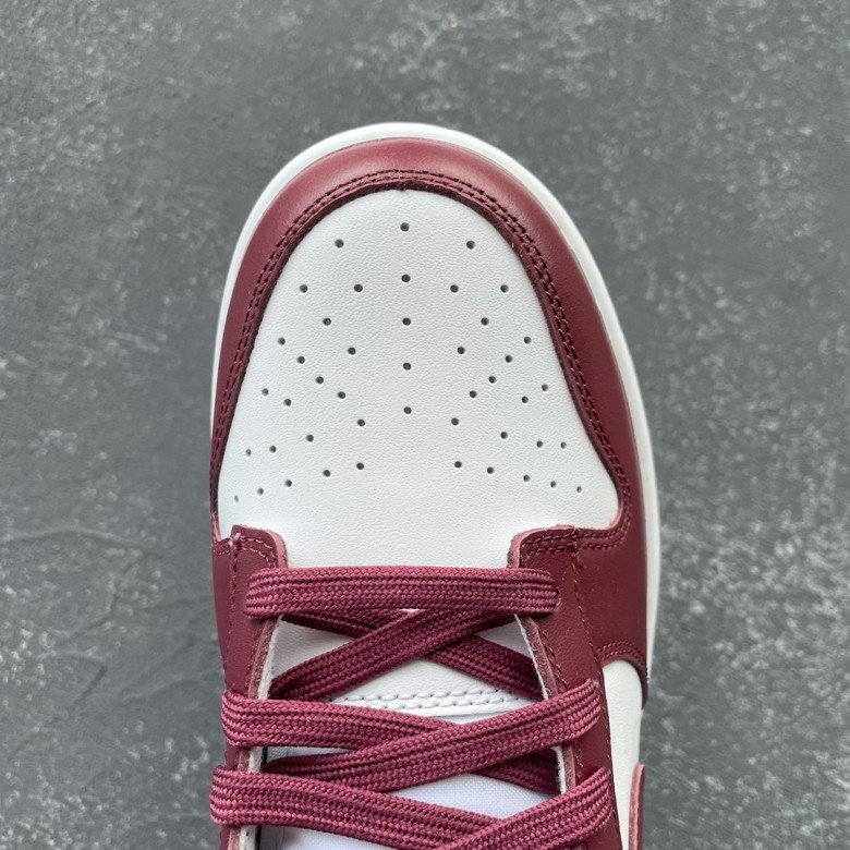 Nike Dunk Low Bordeaux