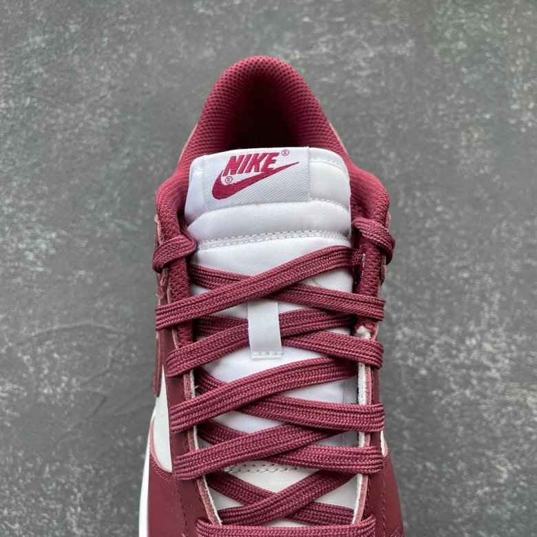 Nike Dunk Low Bordeaux