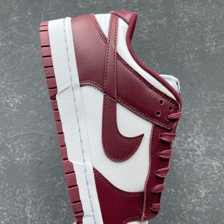 Nike Dunk Low Bordeaux