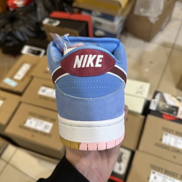 Nike Dunk Low Premium SB Philadelphia Phillies