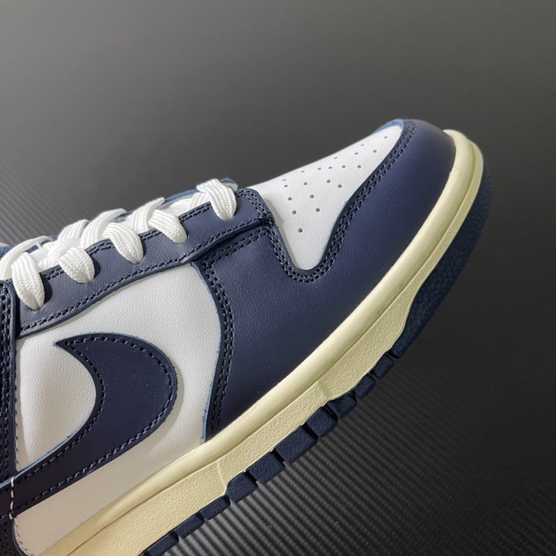 Nike Dunk Low Vintage Navy (W)