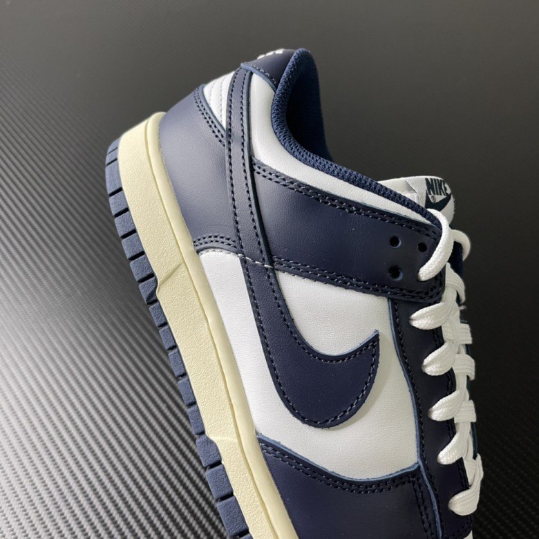 Nike Dunk Low Vintage Navy (W)