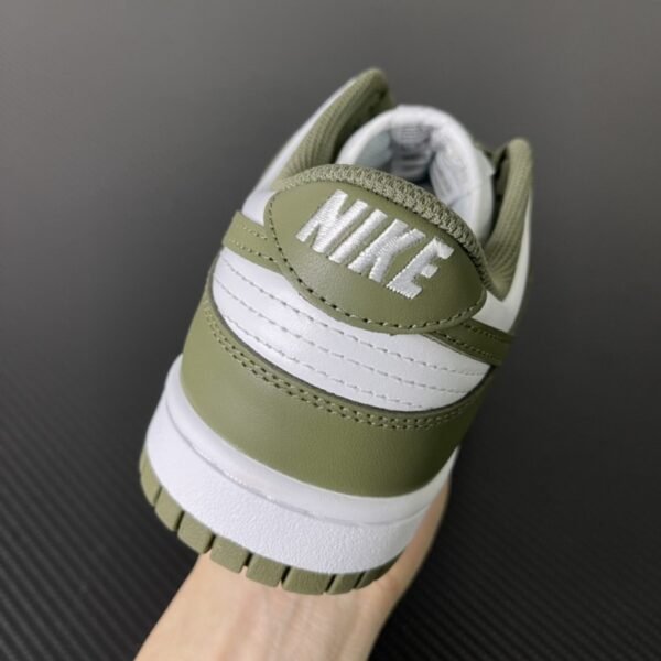Nike Dunk Medium Olive W