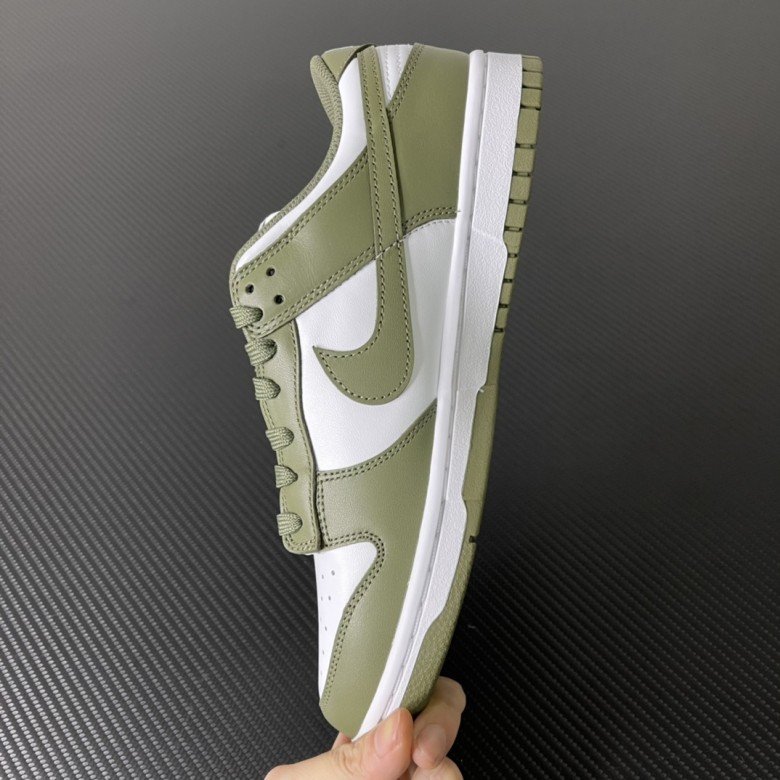 Nike Dunk Medium Olive W