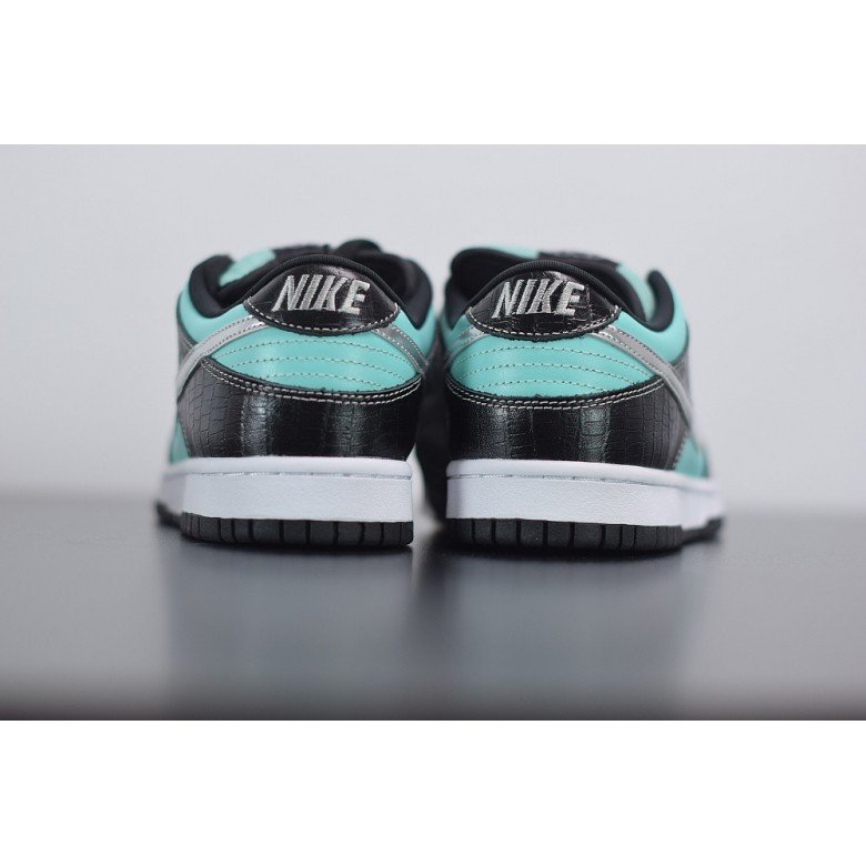 Nike SB Dunk Low Diamond Supply Co. Tiffany