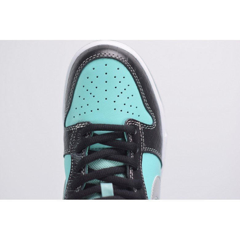 Nike SB Dunk Low Diamond Supply Co. Tiffany