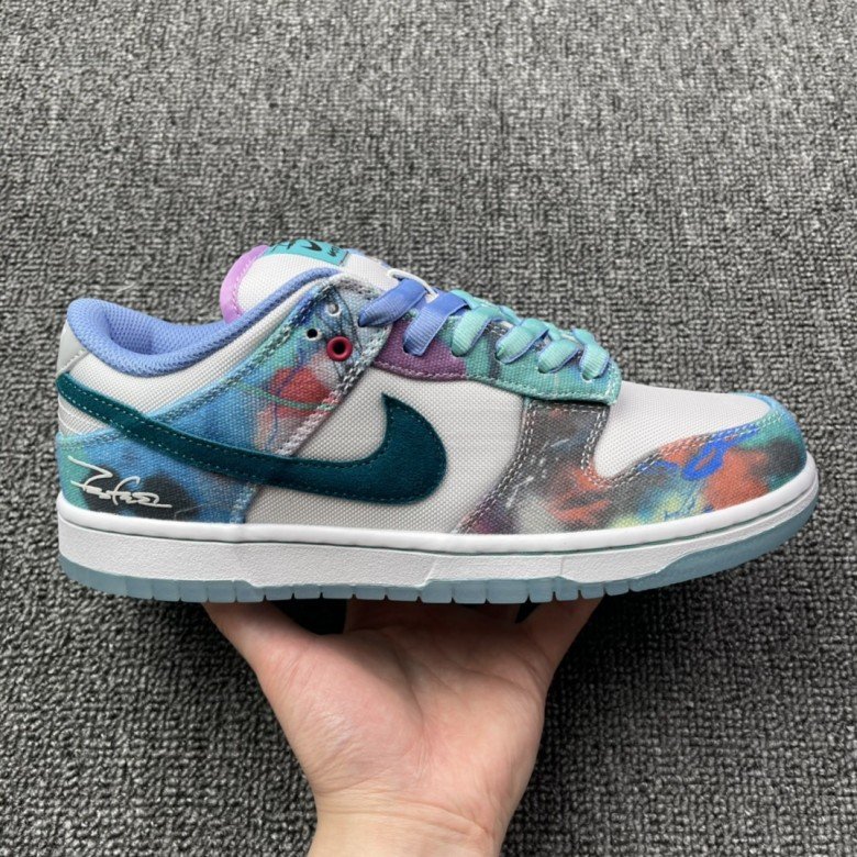 Nike SB Dunk Low Futura Laboratories Bleached Aqua