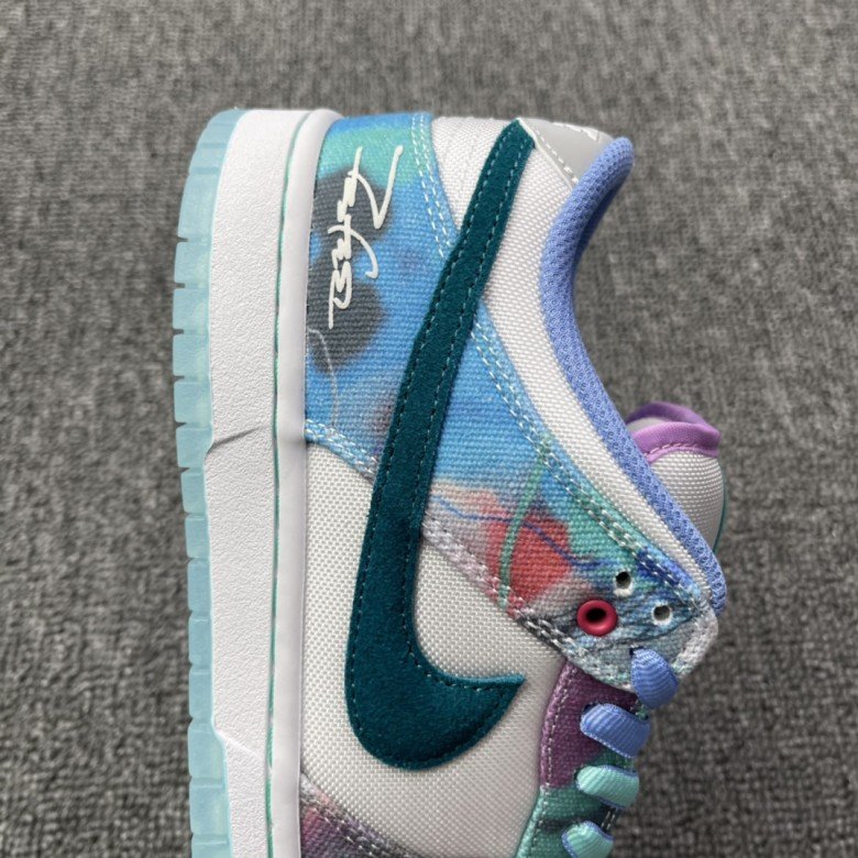 Nike SB Dunk Low Futura Laboratories Bleached Aqua