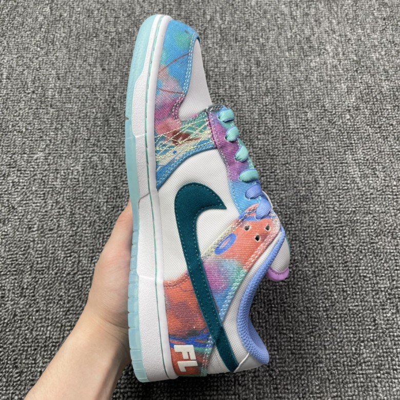 Nike SB Dunk Low Futura Laboratories Bleached Aqua