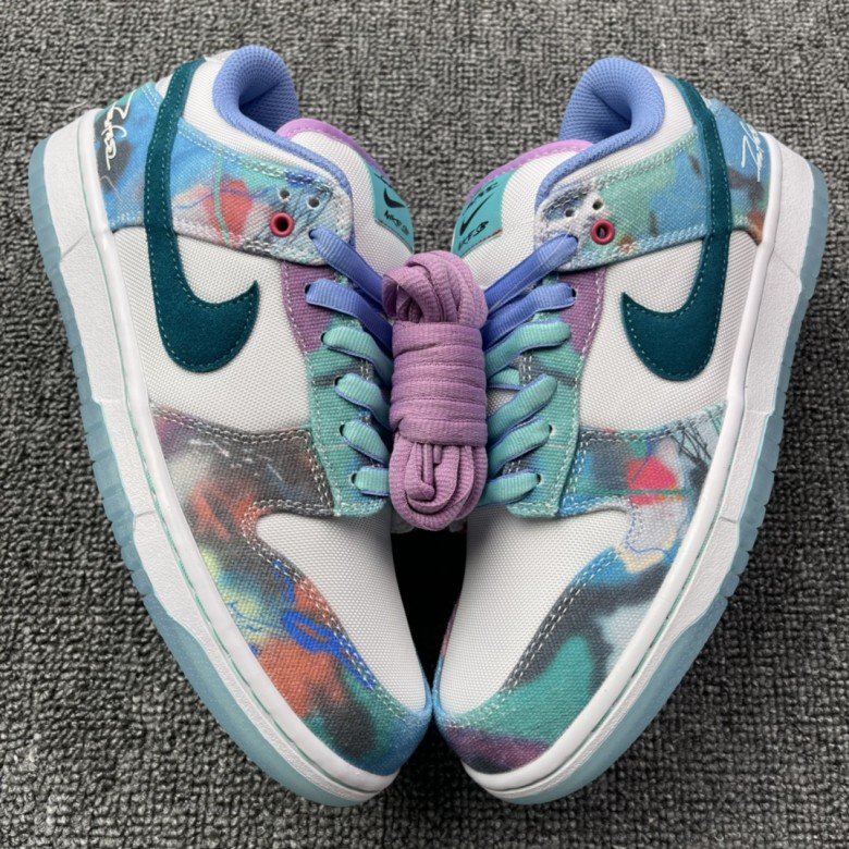 Nike SB Dunk Low Futura Laboratories Bleached Aqua