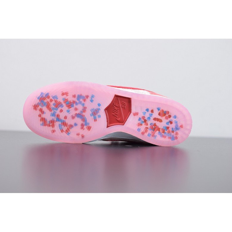 Nike SB Dunk Low StangeLove