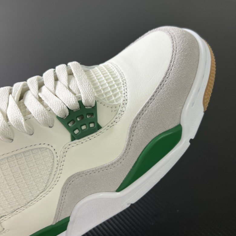 Nike SB x Air Jordan 4 “Pine Green” 2023