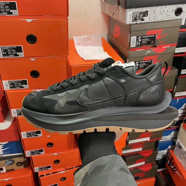 Nike Vaporwaffle Sacai Black Gum