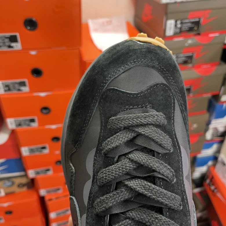 Nike Vaporwaffle Sacai Black Gum