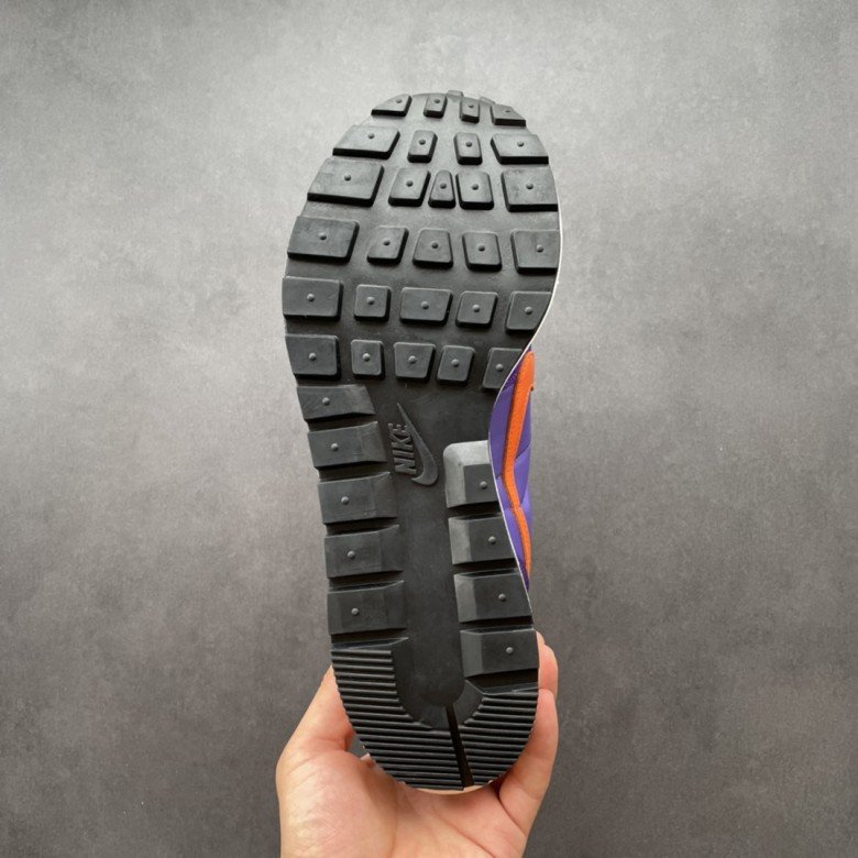 Nike Vaporwaffle sacai Dark Iris 2021