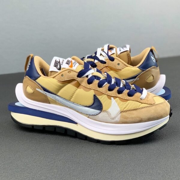 Nike Vaporwaffle sacai Sesame Blue Void 2021