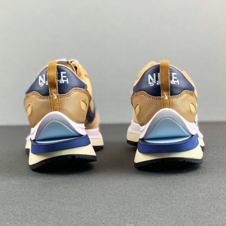Nike Vaporwaffle sacai Sesame Blue Void 2021