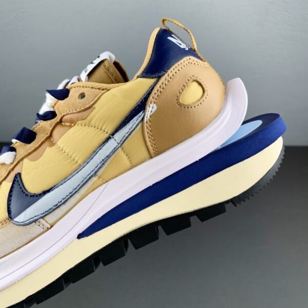 Nike Vaporwaffle sacai Sesame Blue Void 2021