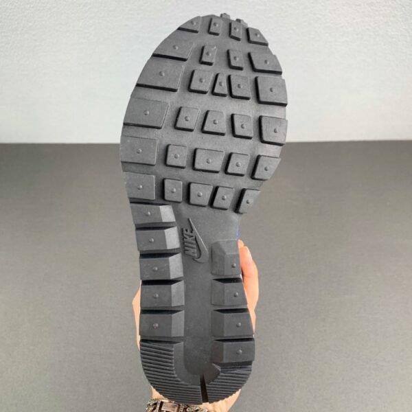 Nike Vaporwaffle sacai Sesame Blue Void 2021