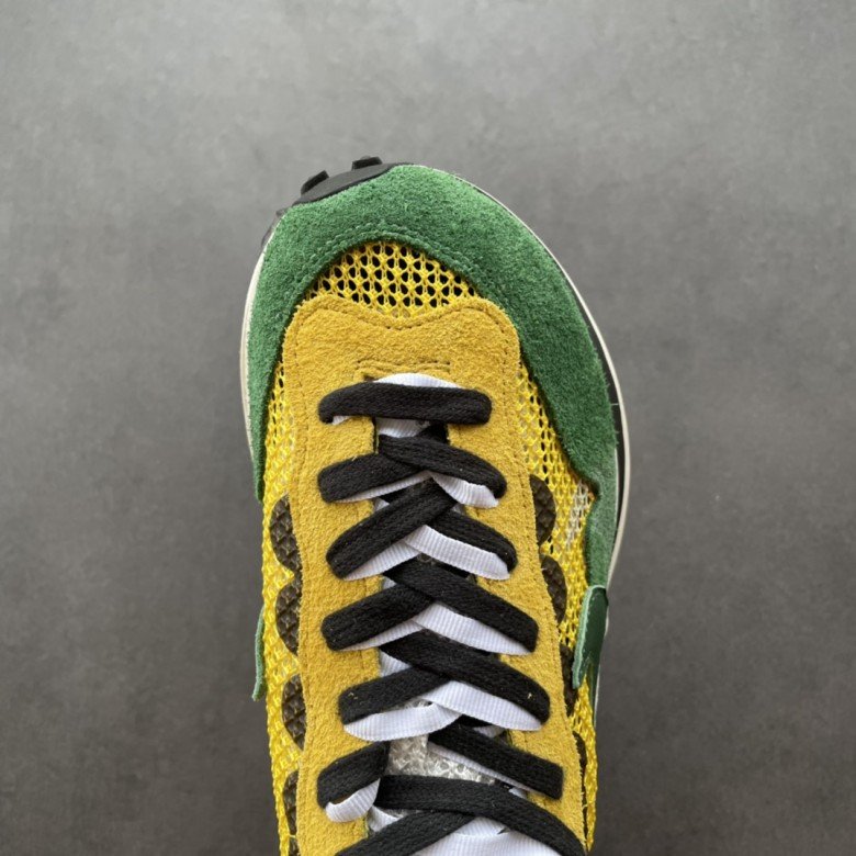 Nike Vaporwaffle sacai Tour Yellow Stadium Green