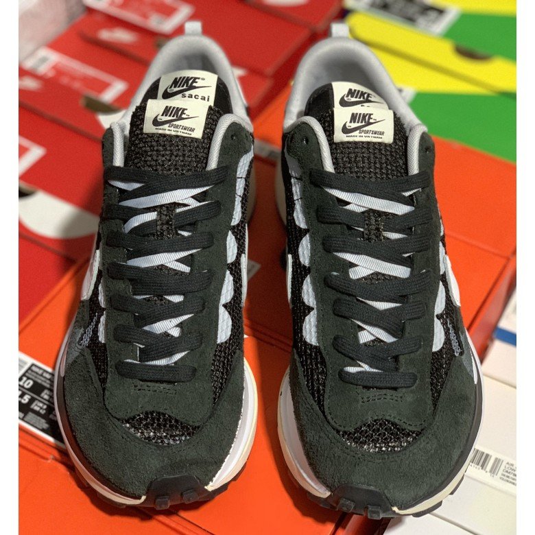 Sacai X Nike Vaporwaffle Black White