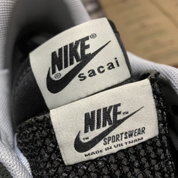 Sacai X Nike Vaporwaffle Black White