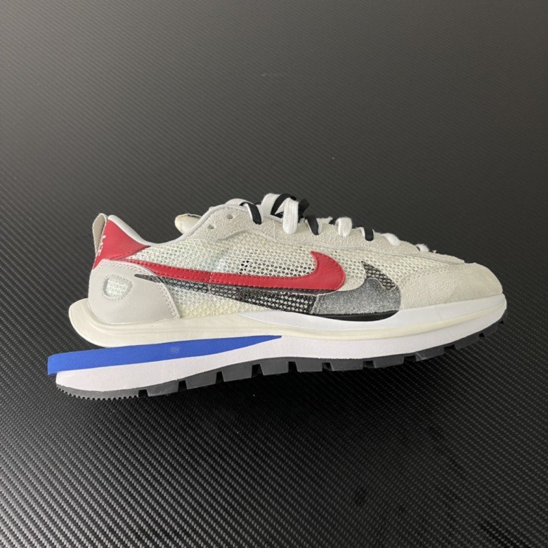 Sacai x Nike Vaporwaffle Sport Fuchsia Game Royal