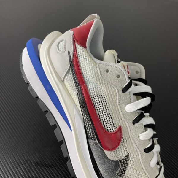 Sacai x Nike Vaporwaffle Sport Fuchsia Game Royal