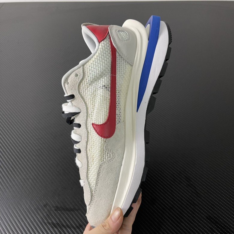 Sacai x Nike Vaporwaffle Sport Fuchsia Game Royal