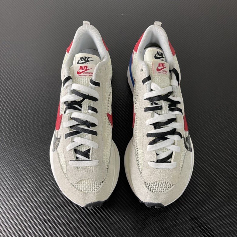 Sacai x Nike Vaporwaffle Sport Fuchsia Game Royal