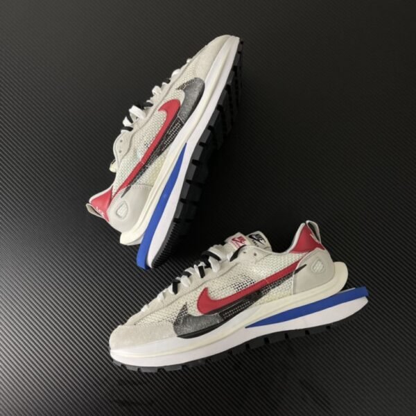 Sacai x Nike Vaporwaffle Sport Fuchsia Game Royal