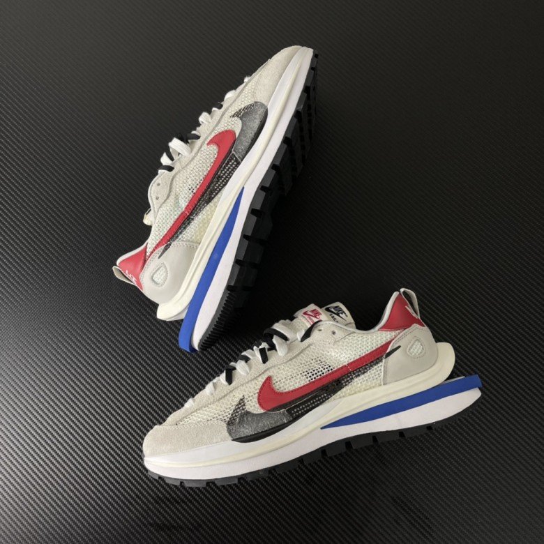 Sacai x Nike Vaporwaffle Sport Fuchsia Game Royal