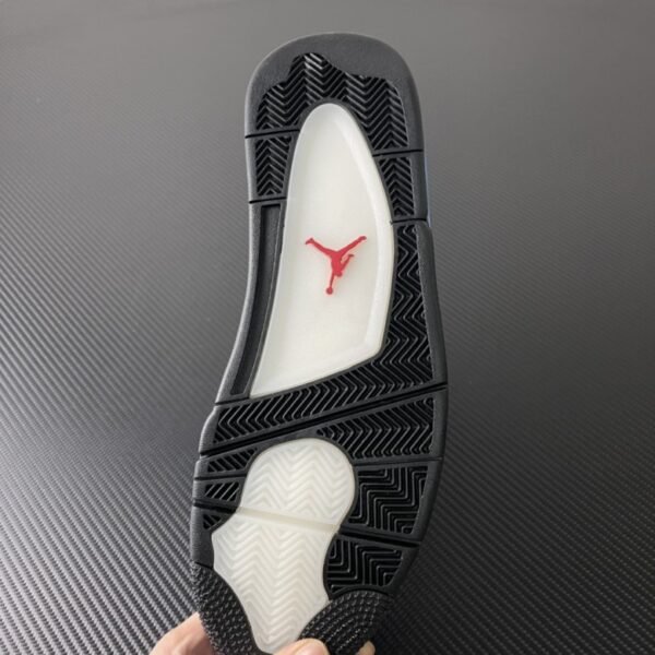 Travis Scott x Air Jordan 4