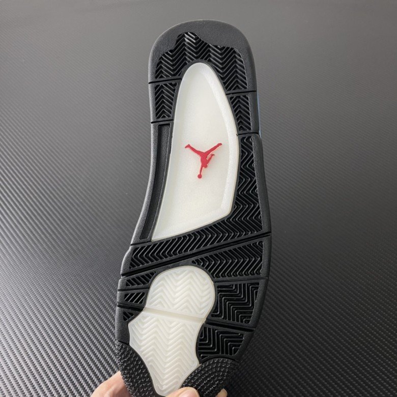 Travis Scott x Air Jordan 4