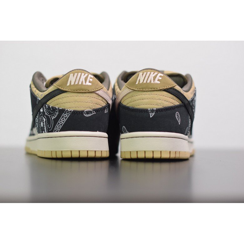 Travis Scott X Nike SB Dunk Low