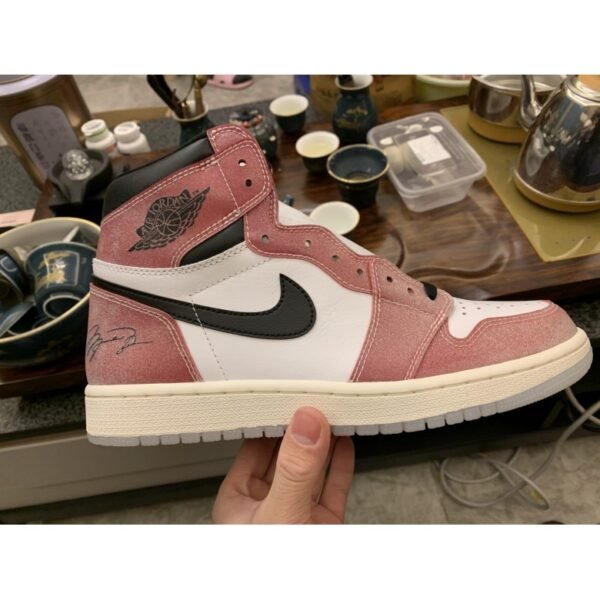 Trophy Room X Air Jordan 1 Retro High OG SP Chicago
